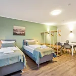 Sali Homes Weinblick Beethoven - Ruhige Feldlage アパート Obersulm